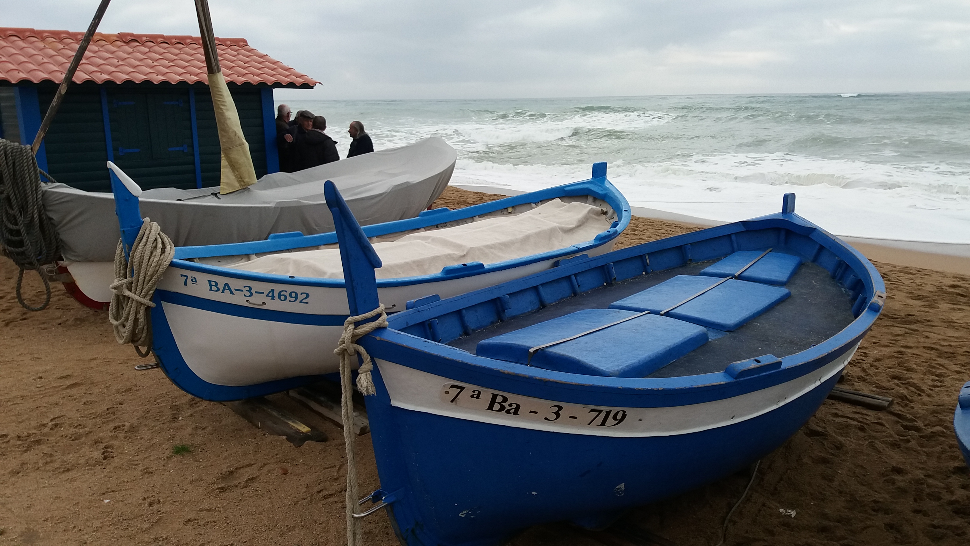 S'han pujat les barques per precaució