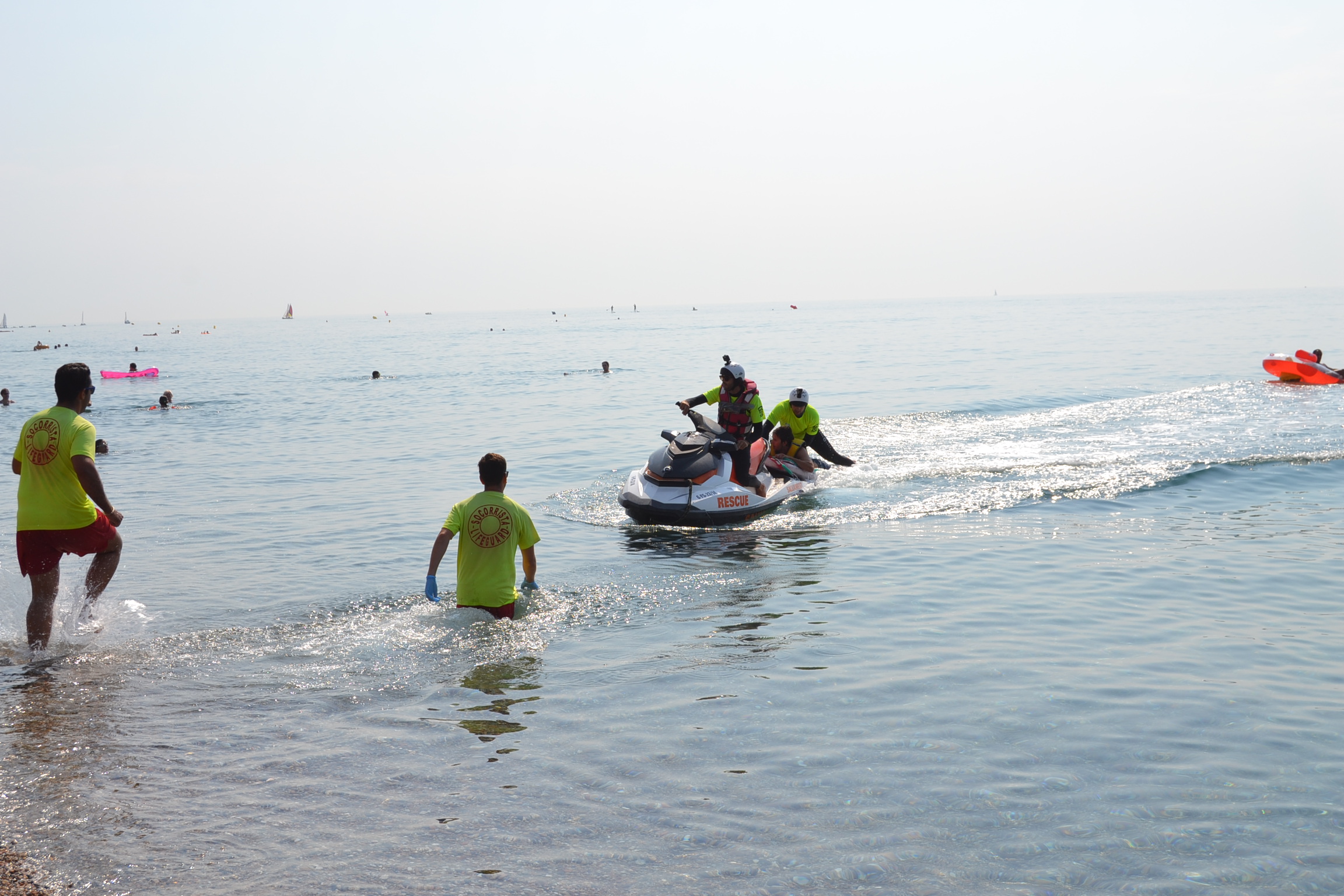 Simulacre de salvament a la platja