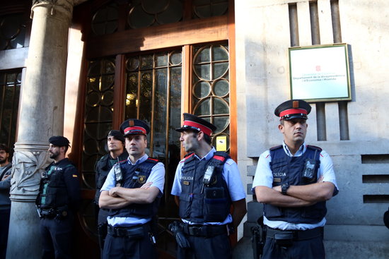 ACN Mossos i Guàrdia Civil a Hisenda