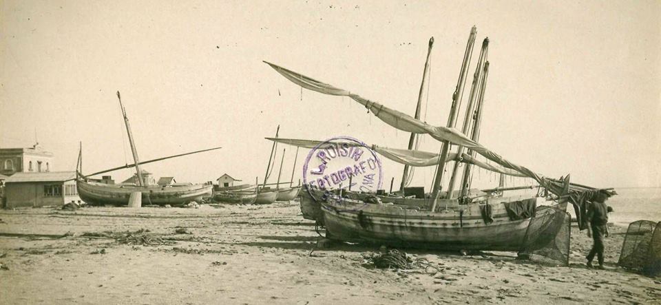 Barques a la Platja de Pineda