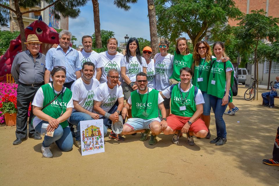 Cloenda de la Marxa, amb les AAVV que van fer el donatiu